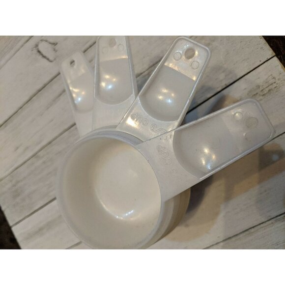 Vintage Tupperware 4 Piece Nesting Hanging Measuring Cups White - Picture 3 of 8